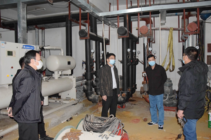 /QJ_884746808193.jpg 檢查商場(chǎng)配電房.jpg