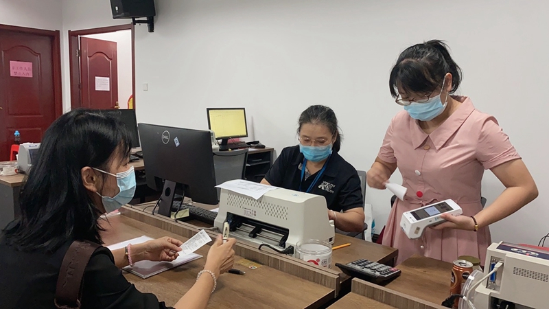 /QJ_976497280283.jpg 員工駐守公司確?;乜罟ぷ黜樌_展.jpg