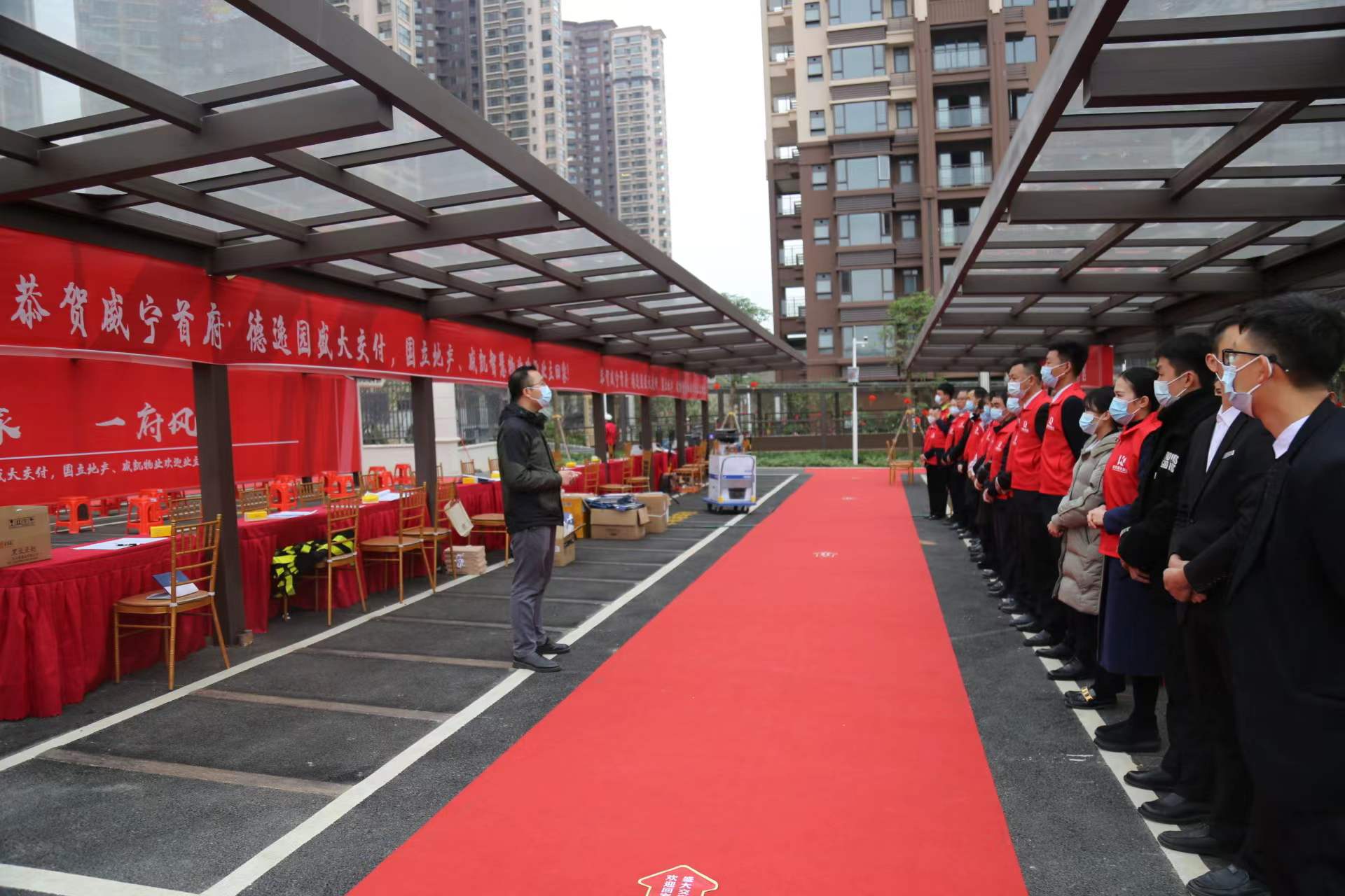 2 威凱智慧物業(yè)公司布置標(biāo)準(zhǔn)化交房工作.jpg