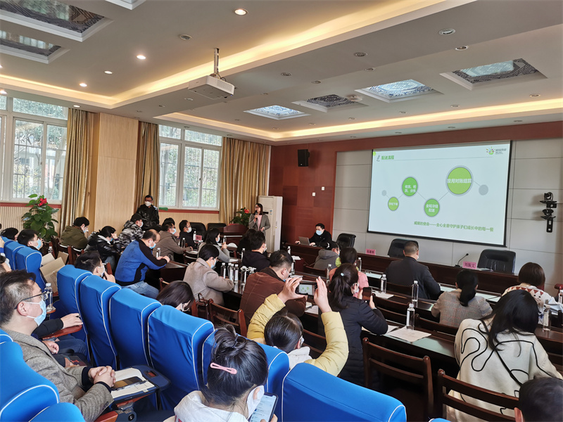 /QJ_439587582344.jpg 為青秀區(qū)公立學(xué)校進行項目宣貫和系統(tǒng)下單培訓(xùn)(閆曉雪攝).jpg